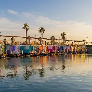 Boat Haus - Casas Flotantes Frente A Gibraltar 3* Ла-Линеа-де-ла-Консепсьон